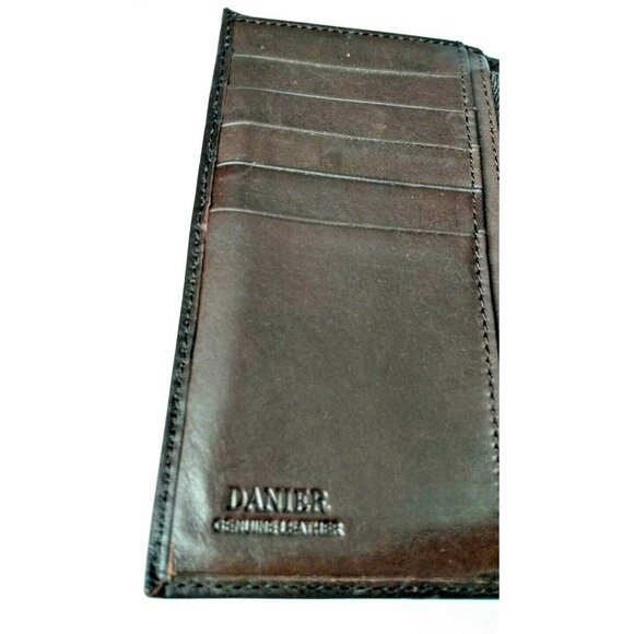 Vintage Danier Canada Dark Brown Soft Leather Ladies Wallet - 6" x 4.25" - Picture 2 of 9